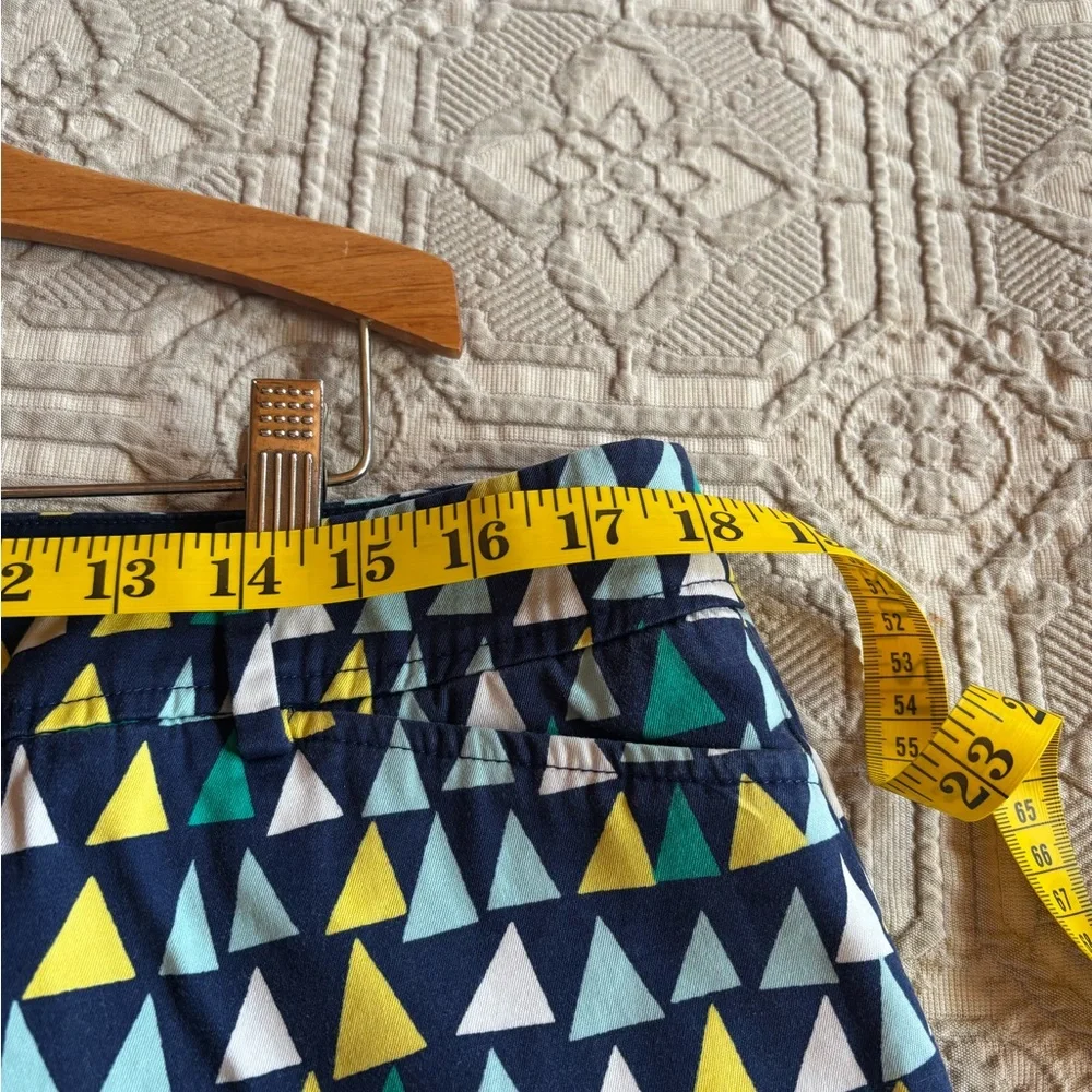Colorful Geometric Patterned Shorts - Picture 3 of 5